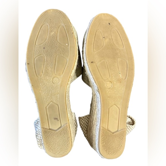 Viscata espsdrille Gold color size 8.5. Used - Picture 7 of 8